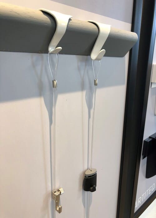 Picture rail system for PANEL