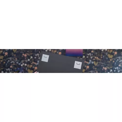 Attaches adhesive pour dibond